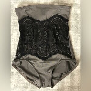 Maidenform Flexees High Waist Sculpting Brief Ultra Firm Gray Black Lace Sz S